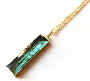 Collier pendentif rectangulaire vintage fait à la main avec barre de labradorite plaquée or pour un usage quotidien et des cérémonies de fiançailles - Product Image 4