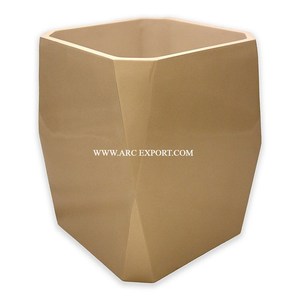 Poubelle propre en métal doré mat pour la maison La plus haute qualité La meilleure vente de forme ronde au look unique Poubelle de l'Indien - Product Image 5