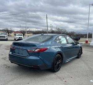 Nouvelle berline SE FWD 2026 à bas prix, automatique, Euro VI, intérieur foncé, caméra de recul, à vendre - Product Image 5