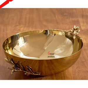 Hermoso cuenco redondo de metal con acabado dorado con diseño de flores para restaurante y bar de hotel - Product Image 1