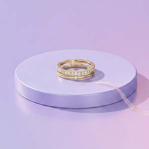 Bague en or jaune avec diamant et bande au lueur éclatant - Product Image 1