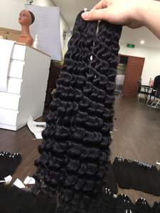 Meilleure vente 300 grammes de cheveux Remy Natural Wave Curly Bundles pour la fabrication de perruque de cheveux humains bruts au prix de gros - Product Image 3