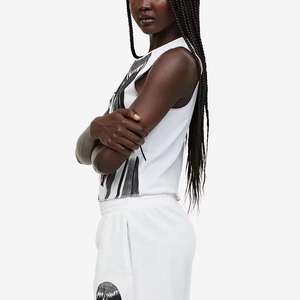 Camiseta de algodón 100% de manga corta con cuello redondo para hombre, de secado rápido y duradera, con diseño personalizado para uso al aire libre, color sólido en blanco - Product Image 5