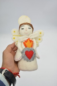 Muñeca de Hada de Fieltro de Lana 100% Hecha a Mano con Diseño Personalizado, Juguete de Hada Suave y Ecológico para Niños y Regalos - Product Image 3