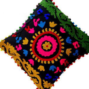 Housse de coussin en coton indien Suzani brodée taie d'oreiller décorative maison belle housse de coussin Suzani faite à la main - Product Image 1