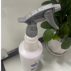 Pulvérisateur de jardin manuel en plastique pour pesticides et arrosage Fabricant OEM du Vietnam avec logo personnalisé/couleur - Product Image 3