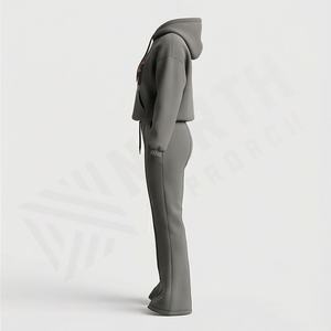 Ensemble de survêtement décontracté pour femme avec logo personnalisé, sweat à capuche court en coton oversize et pantalon de jogging ample à jambes évasées, vêtements de sport - Product Image 3