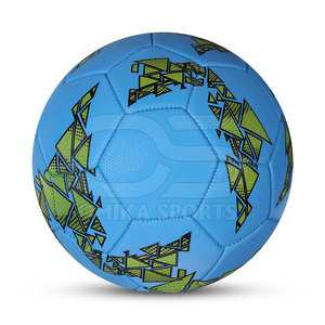 Ballon de football standard officiel avec surface lisse assurant précision stabilité et puissance dans les coups de pied - Product Image 4