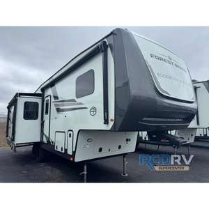 Caravane de luxe 2025 Forest River RV Rockwood Signature R331RL avec suspension indépendante pour les aventures 4x4 - Product Image 2