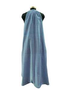 Trang phục trông giống như một mảnh giản dị thoải mái với một mẫu thiết kế kiểm tra màu xanh và trắng dễ thương mang lại cho nó sự rung cảm mát mẻ cổ điển - Product Image 5