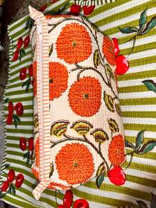 Bolsas con estampado de algodón acolchado hechas a medida Almacenamiento suave y elegante. Ideal para cosméticos de gira, artículos de tocador, accesorios - Product Image 2