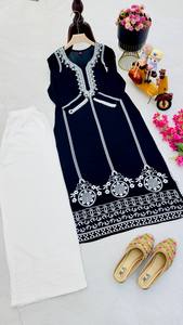 Ropa negra de dos piezas con diseño de ropa bordada, ideal para ocasiones formales y opciones de ropa islámica con estilo - Product Image 5