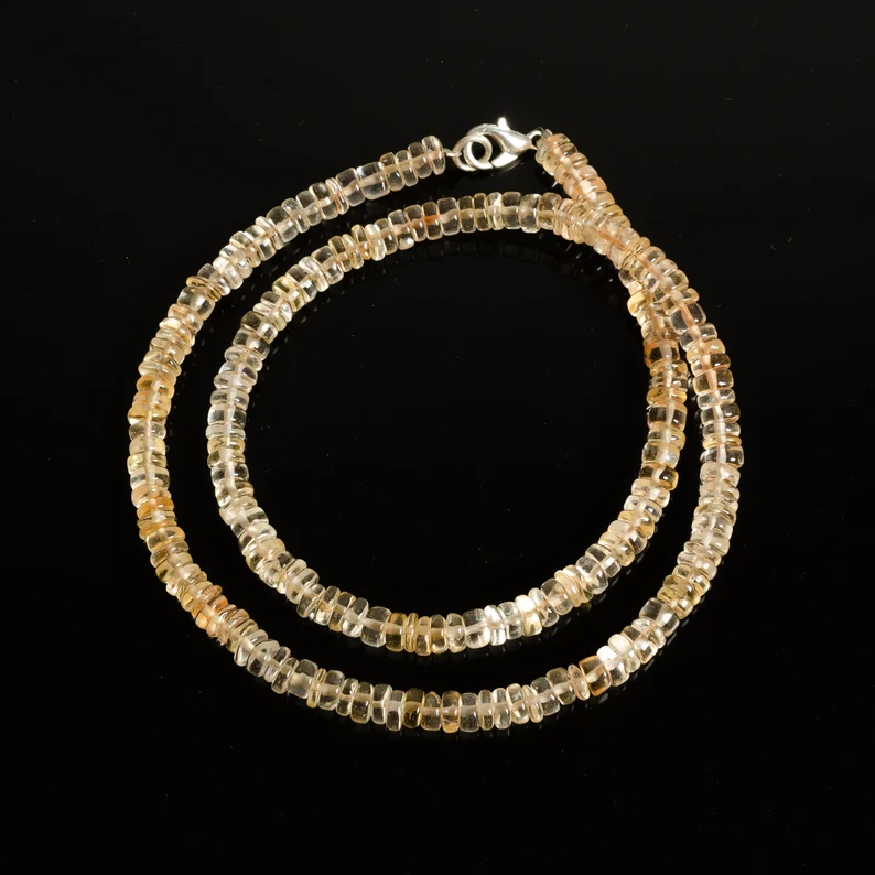 สีเหลือง