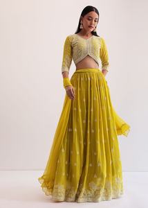 Lehenga en georgette semi-cousu avec broderie de fils de sequins, associé à un choli et un dupatta en georgette, confectionné sur mesure - Product Image 4