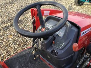 Tracteur à roues compact Massey Ferguson 2020 GC1723E 22 CV Diesel - Product Image 6