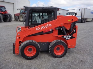 Chargeuse compacte Kubota SSV65 2024-Puissance compacte, levage vertical et performance à usage intensif - Product Image 2