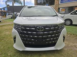 Toyota Alphard Híbrido 2.5L E-4WD 2024 Usado en Excelentes Condiciones - Product Image 3