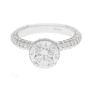 Anillo de compromiso de diamante natural solitario de oro amarillo de 14K con banda de diamante pavé de triple fila y elegante Ajuste de cuatro puntas - Product Image 4