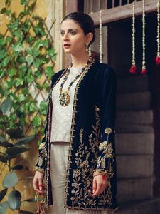 CONCEPTION NEW--BEAUTIFUL DE TRAVAIL DE BRODERIE ZARI INDIEN/PAKISTANI SUR VESTE, TOP AVEC ROBE PANTALON pour Fête/Mariage = 2023 - Product Image 2