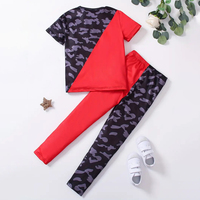 Costumes de sport décontractés pour filles de haute qualité Ensemble 2 pièces imprimé coeur T-shirt et pantalon à manches courtes Logo personnalisé Tissu polaire à la mode
