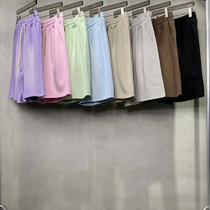 Parche bordado con logotipo personalizado, pantalones cortos deportivos de nailon 100% poliéster ligeros de alta calidad para hombres, botones laterales sólidos para uso en el gimnasio - Product Image 2