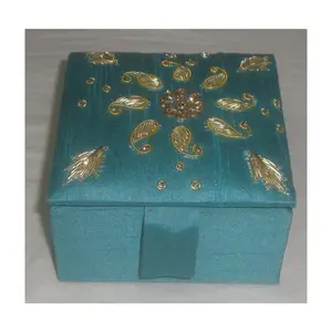 Antika ve çekici el işi Zari nakış kutusu benzersiz tasarım parlayan ve özellik dayanıklı iyi görünümlü kutu