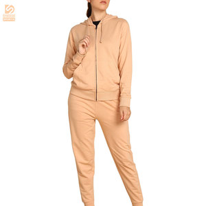 Chándales de Invierno Personalizables para Mujer, Casuales, Sólidos, Impermeables, de Alta Calidad, Hechos en Pakistán, con Logotipo Impreso y Capucha - Product Image 1