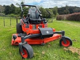 Kubota Lawn Tractor Red 4WD Gear Drive High Safety <b>Level</b> - Product Image 2