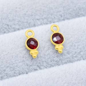 Colgante de Cuarzo Granate con Bisel, Hecho a Mano, Chapado en Oro, Pequeño Amuleto Redondo Facetado, Regalo para el Amor, Se Vende por Pieza - Product Image 1