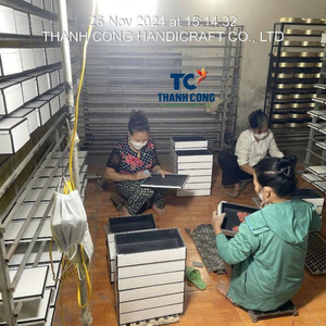 Mesa con incrustaciones de cáscara de coco de alta calidad, mesa de estilo orgánico para villas y casas, asociación a largo plazo disponible - Product Image 4