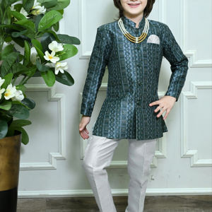 Sherwani moderne en soie ethnique pour garçons, tenue traditionnelle pour mariage et fête avec une finition élégante - Product Image 1