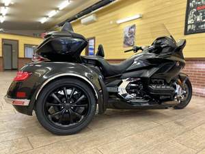 Tout nouveau Goldwing 1800 automatique DCT noir métallisé, trike CSC le plus récent, édition de luxe - Product Image 6