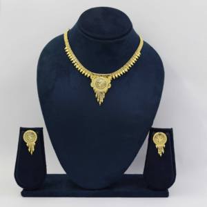 Vente en gros de colliers courts remplis d'or 14K 18K 24K de mode, ensemble de bijoux de conception traditionnelle, colliers de formation en laiton plaqué or. - Product Image 2