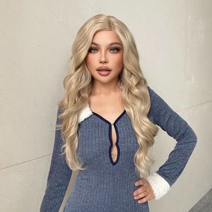 Perruque synthétique blonde bouclée Wanda-DWY T-Part avec dentelle transparente sur le devant, couleur époustouflante - Product Image 3