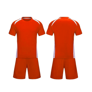Ensemble de vêtements de football athlétique pour hommes adultes personnalisé, service OEM, maillot de football personnalisé avec nom de joueur, 100% coton/polyester, col en V - Product Image 1
