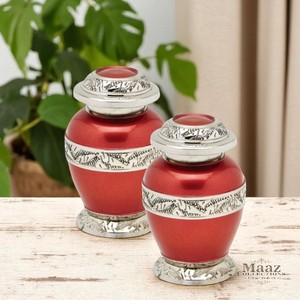 Urne funéraire en laiton de style américain pour cendres Logo personnalisé Petites urnes Boîte en velours Vente en gros de fournitures funéraires commémoratives pour bébés - Product Image 1