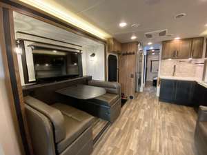 Jayco S-e-n-e-c-a XT 35L ปี 2023 มือสอง พร้อมขาย - Product Image 6