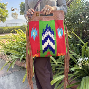 Colección Elegante de Bolsos de Tela Azteca con Flecos Tallados a Mano, Bolsos Bohemios Aztecas, Bolsos de Venta Caliente para Mujer - Product Image 1