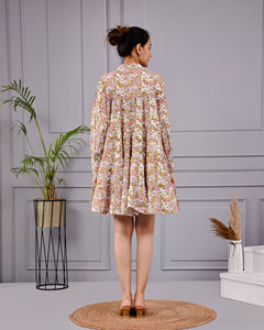 Vestido Corto de Algodón Estampado a Mano para Mujer |   Vestido Mini Floral con Vuelo |   Ropa Casual y de Resort India para Venta al por Mayor - Product Image 4