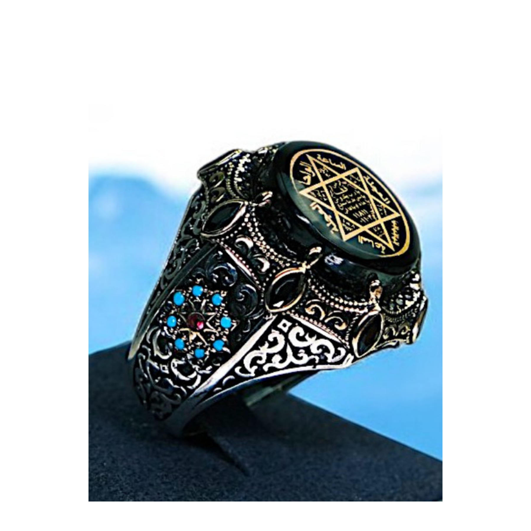 มีสีสันมาก