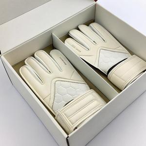 Gants de gardien de but en cuir de qualité supérieure avec protection étendue du poignet Sangle réglable Imperméable et antidérapant pour une sécurité accrue - Product Image 3
