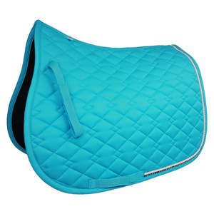 Tapis de selle anglais tout usage matelassé en coton avec logo personnalisé Tapis d'équitation profilé Vente en gros de matériel équestre en vrac pour l'entraînement - Product Image 3