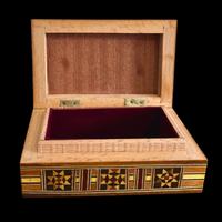 Organisateur de bijoux élégant, fait main, moderne, luxueux, en bois, avec incrustation de nacre, motif floral gravé, personnalisable