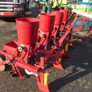 Achetez une machine à planter du maïs à 4 rangs, semoir universel pour maïs, machine à semer le maïs à vendre - Product Image 1