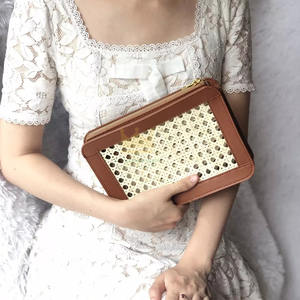 Correa de caña de mimbre para mujer, con cuero auténtico bolso de mano de verano, moda de moda, de Vietnam - Product Image 5