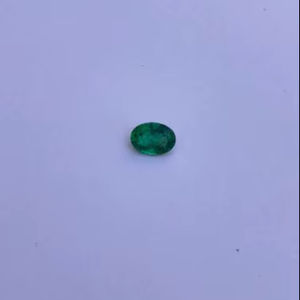 Émeraudes naturelles de haute qualité, taille poire, formes fantaisie, vert vif, provenant d'un fabricant indien - Product Image 1