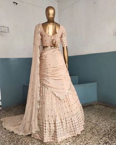 ชุดงานแต่งงานออกแบบสวม lehenga choli กับด้ายและลำดับการทำงาน - Product Image 4