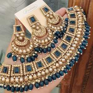 Collar chapado en oro de calidad superior con hermosos pendientes y Maang Tikka para mujeres, perfecto para bodas, ocasiones festivas - Product Image 5