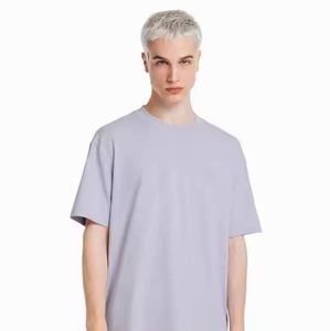T-shirt en coton de coupe classique pour hommes Style de la rue Hip Hop décontracté à usage quotidien Poids lourd à manches courtes Personnalisé OEM Coupe surdimensionnée - Product Image 1