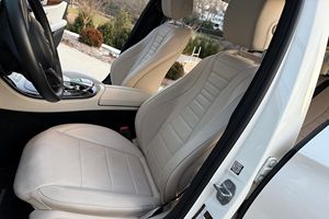 Mercedes-Benz E400 4-Matic Wagon 2018 d'occasion en excellent état, 21 100 milles, V6 biturbo, transmission intégrale, pack Premium 2, non modifié - Product Image 5
